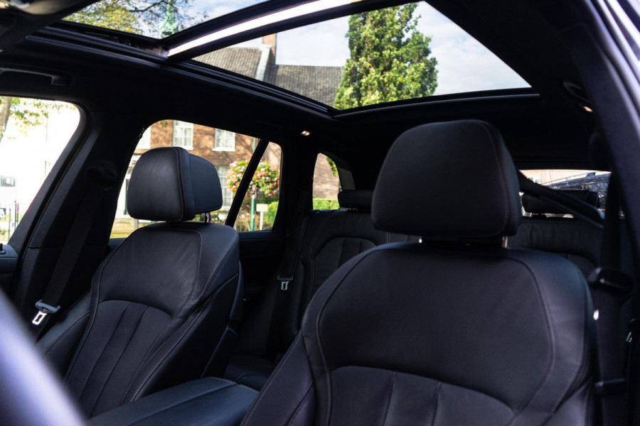 BMW X5 xDrive45e M-Sport Pano / HUD / Softclose BMW X5 xDrive45e M-Sport Pano / HUD / Softclose