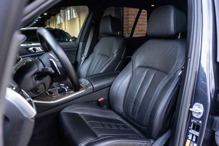 BMW X5 xDrive45e M-Sport Pano / HUD / Softclose BMW X5 xDrive45e M-Sport Pano / HUD / Softclose