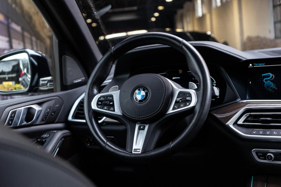 BMW X5 xDrive45e M-Sport Pano / HUD / Softclose BMW X5 xDrive45e M-Sport Pano / HUD / Softclose