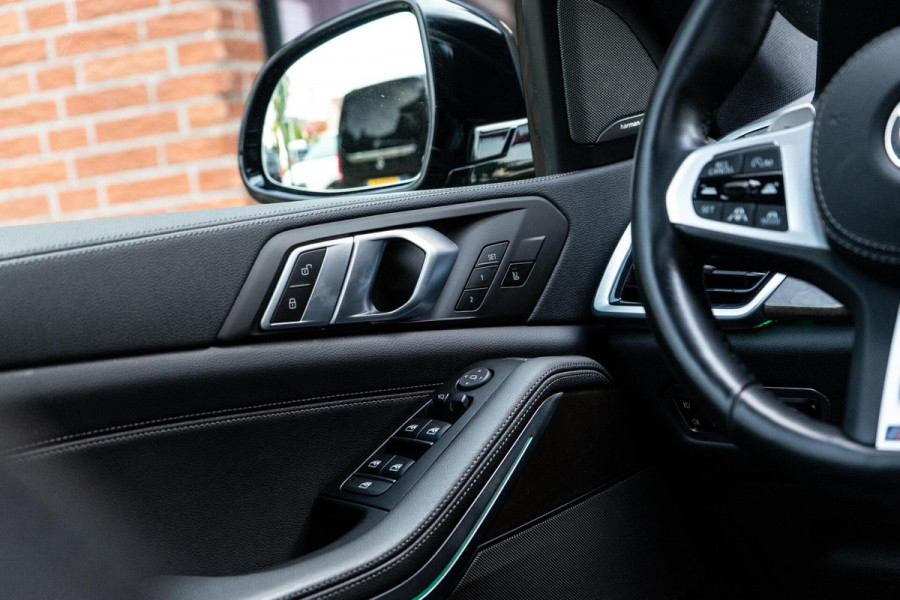 BMW X5 xDrive45e M-Sport Pano / HUD / Softclose BMW X5 xDrive45e M-Sport Pano / HUD / Softclose