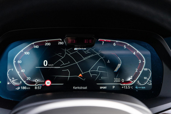 BMW X5 xDrive45e M-Sport Pano / HUD / Softclose BMW X5 xDrive45e M-Sport Pano / HUD / Softclose