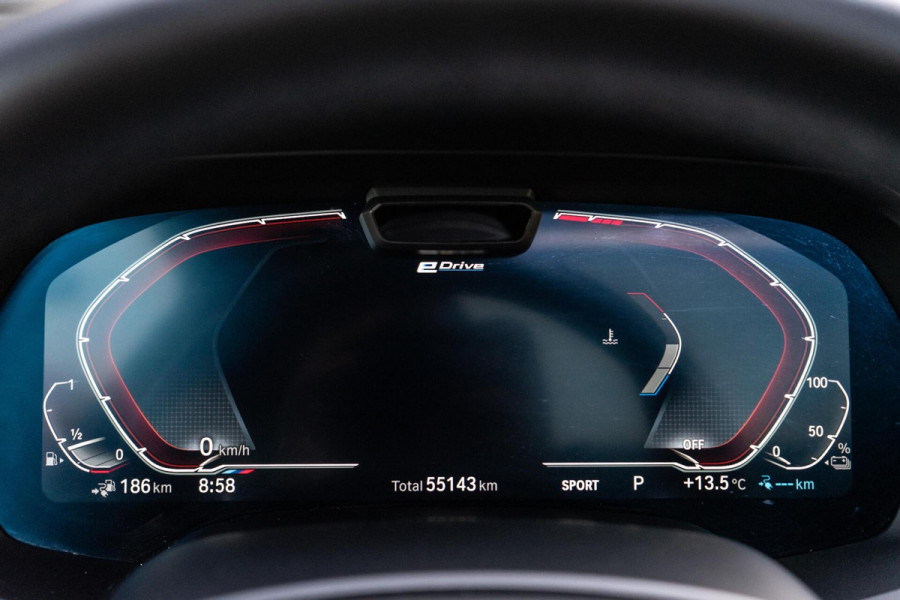 BMW X5 xDrive45e M-Sport Pano / HUD / Softclose BMW X5 xDrive45e M-Sport Pano / HUD / Softclose