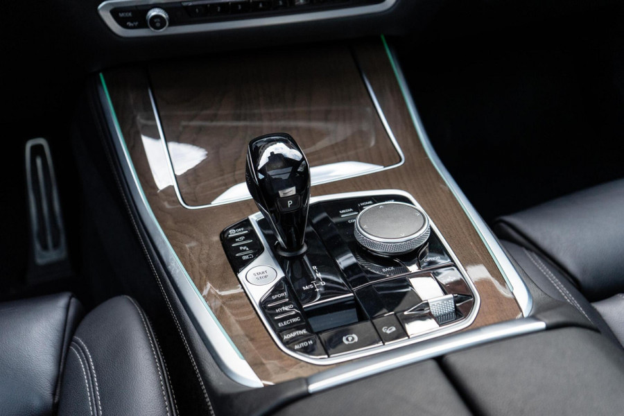 BMW X5 xDrive45e M-Sport Pano / HUD / Softclose BMW X5 xDrive45e M-Sport Pano / HUD / Softclose