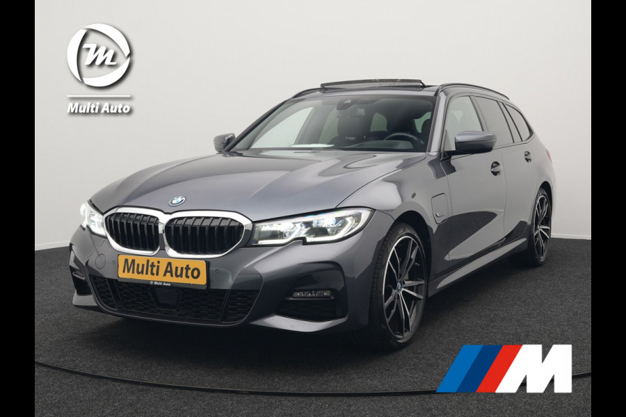 BMW 3 Serie Touring 330e M Sport Plug In Hybrid 293pk Dealer O.H PHEV | Trekhaak Af Fabriek | Panodak | Head Up | Adaptive Cruise | Apple Carplay | Sfeerverlichting | Alcantara Sportstoelen Verwarmd | Navigatie | Virtual | DAB |
