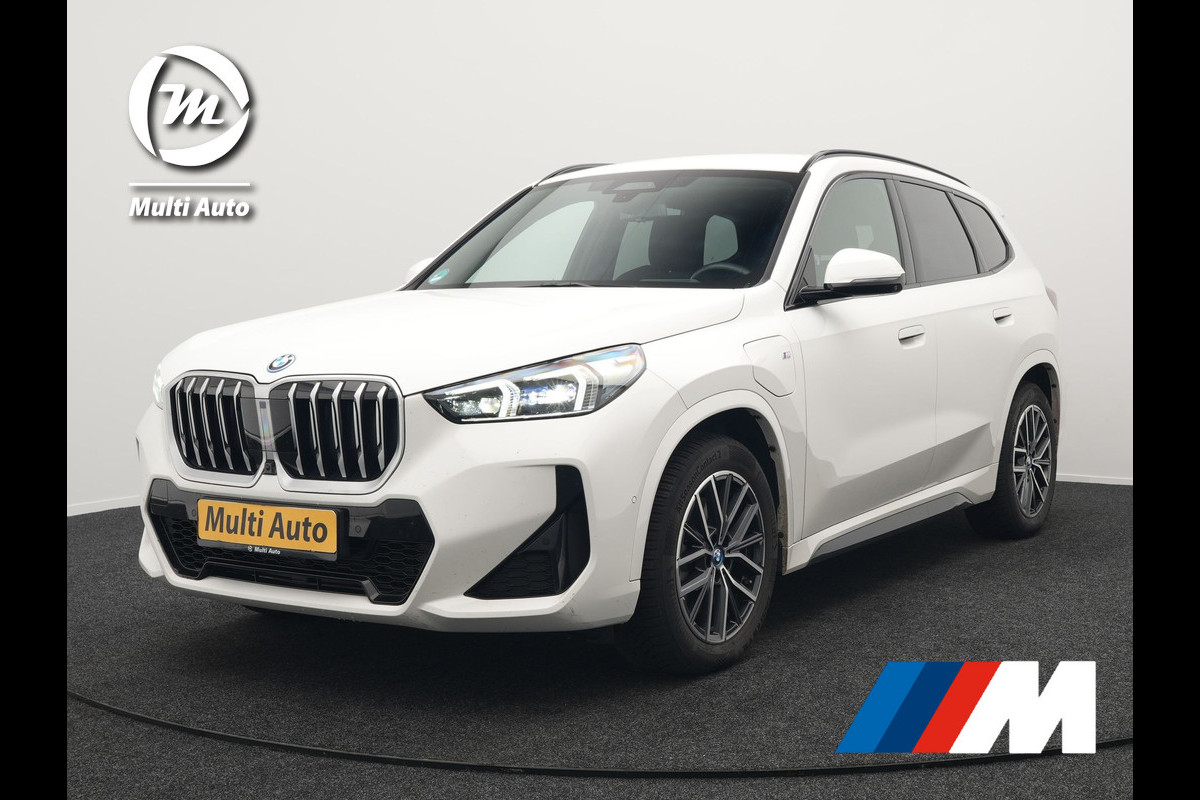 BMW X1 xDrive30e M Sport Plug In Hybrid 326pk Dealer O.H PHEV | Trekhaak Af Fabriek | Head Up | 360 Camera | Adaptive Cruise | Harman Kardon | Alcantara Sportstoelen Memory & Verwarmd | Apple Carplay | Navigatie | Sfeerverlichting |