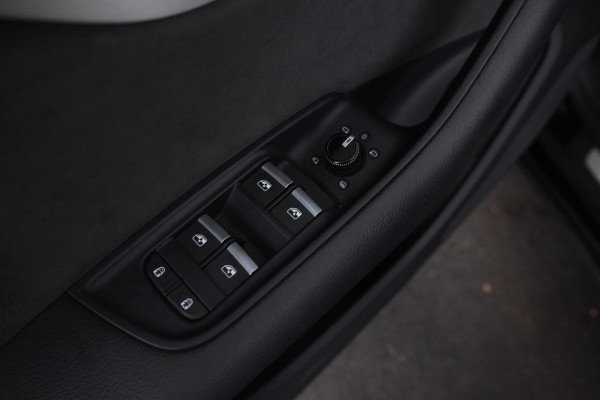 Audi Q8 55 TFSI e quattro Pro Line S alle opties behalve panorama Audi Q8 55 TFSI e quattro Pro Line S alle opties behalve panorama