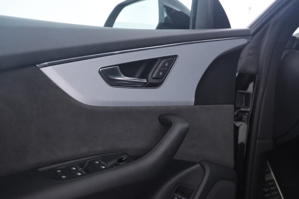 Audi Q8 55 TFSI e quattro Pro Line S alle opties behalve panorama Audi Q8 55 TFSI e quattro Pro Line S alle opties behalve panorama