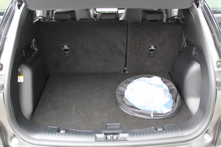 Ford Kuga 2.5-243pk PHEV ST-Line X. Trekgewicht 2.100kg ! Nieuw Model ! Van €. 54.937,- voor €. 43.735,- ! Trekgewicht van 2.100kg ! Ford Kuga 2.5-243pk PHEV ST-Line X. Trekgewicht 2.100kg ! Nieuw Model ! Van €. 54.937,- voor €. 43.735,- ! Trekgewicht van 2.100kg !