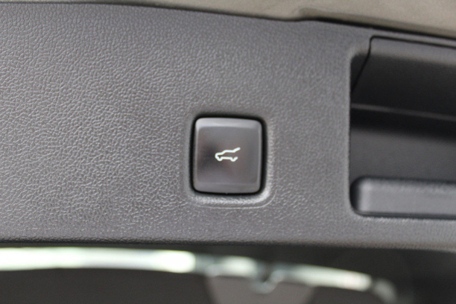 Ford Kuga 2.5-243pk PHEV ST-Line X. Trekgewicht 2.100kg ! Nieuw Model ! Van €. 54.937,- voor €. 43.735,- ! Trekgewicht van 2.100kg ! Ford Kuga 2.5-243pk PHEV ST-Line X. Trekgewicht 2.100kg ! Nieuw Model ! Van €. 54.937,- voor €. 43.735,- ! Trekgewicht van 2.100kg !