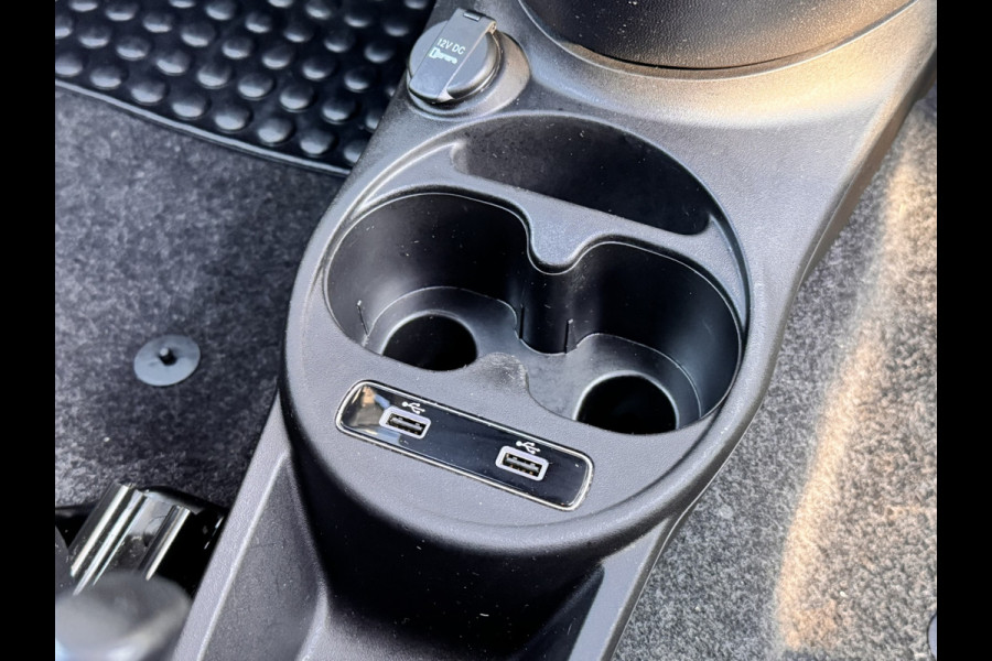 Fiat 500 1.0 Hybrid Club | Carplay/Android | Cruise control | Parkeersensoren achter Fiat 500 1.0 Hybrid Club | Carplay/Android | Cruise control | Parkeersensoren achter