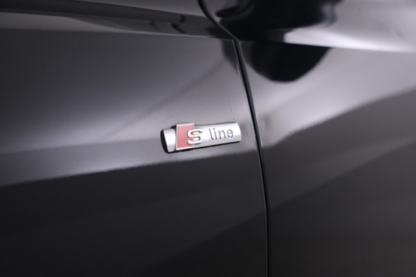 Audi Q8 55 TFSI e quattro Pro Line S alle opties behalve panorama Audi Q8 55 TFSI e quattro Pro Line S alle opties behalve panorama
