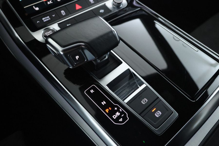 Audi Q8 55 TFSI e quattro Pro Line S alle opties behalve panorama Audi Q8 55 TFSI e quattro Pro Line S alle opties behalve panorama