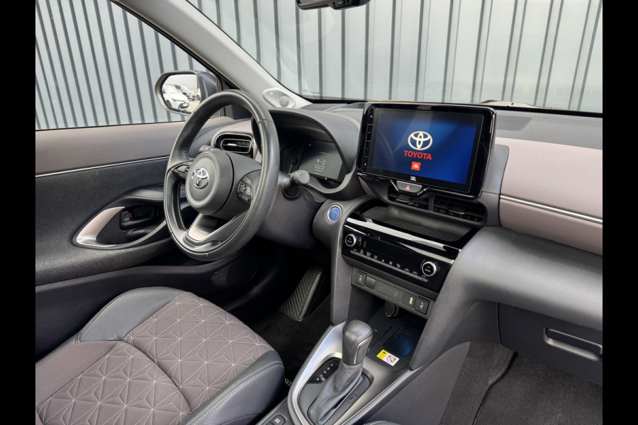 Toyota Yaris Cross 1.5 Hybrid Executive / Bi tone | Pano dak | Trekhaak | JBL | BSM | Rijklaar!!! Toyota Yaris Cross 1.5 Hybrid Executive / Bi tone | Pano dak | Trekhaak | JBL | BSM | Rijklaar!!!