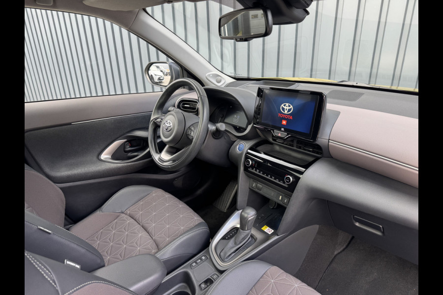 Toyota Yaris Cross 1.5 Hybrid Executive / Bi tone | Pano dak | Trekhaak | JBL | BSM | Rijklaar!!! Toyota Yaris Cross 1.5 Hybrid Executive / Bi tone | Pano dak | Trekhaak | JBL | BSM | Rijklaar!!!
