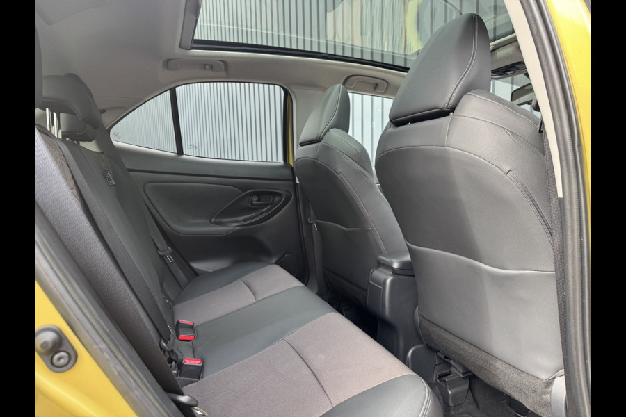 Toyota Yaris Cross 1.5 Hybrid Executive / Bi tone | Pano dak | Trekhaak | JBL | BSM | Rijklaar!!! Toyota Yaris Cross 1.5 Hybrid Executive / Bi tone | Pano dak | Trekhaak | JBL | BSM | Rijklaar!!!