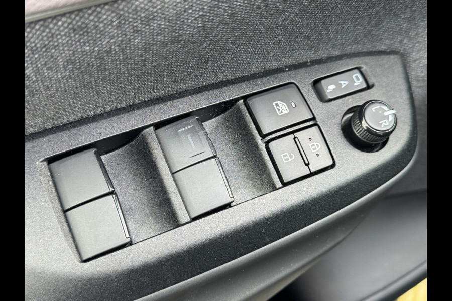 Toyota Yaris Cross 1.5 Hybrid Executive / Bi tone | Pano dak | Trekhaak | JBL | BSM | Rijklaar!!! Toyota Yaris Cross 1.5 Hybrid Executive / Bi tone | Pano dak | Trekhaak | JBL | BSM | Rijklaar!!!