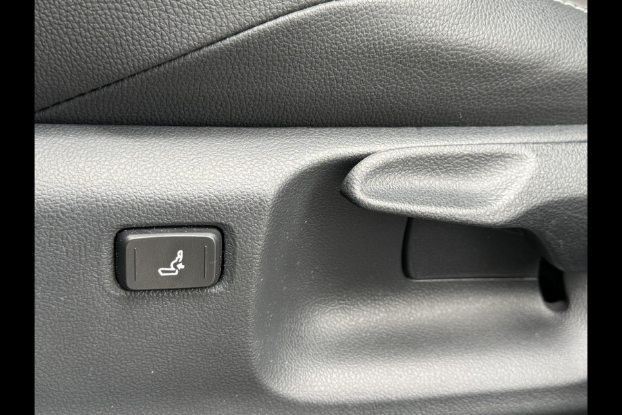Toyota Yaris Cross 1.5 Hybrid Executive / Bi tone | Pano dak | Trekhaak | JBL | BSM | Rijklaar!!! Toyota Yaris Cross 1.5 Hybrid Executive / Bi tone | Pano dak | Trekhaak | JBL | BSM | Rijklaar!!!