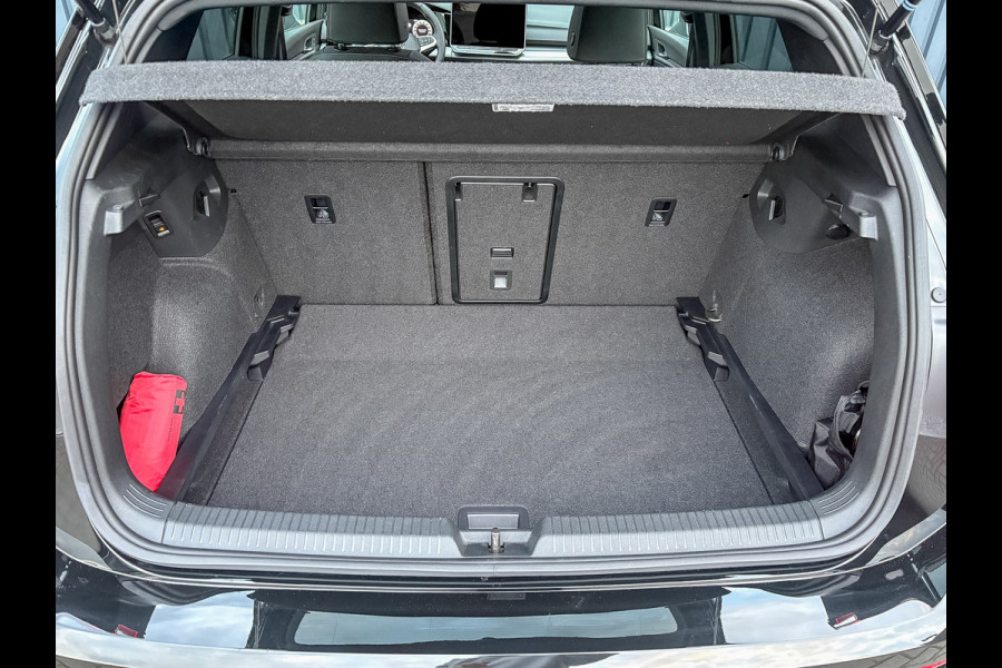 Volkswagen Golf 1.5 eTSI 50 Edition | Panodak | Stoelgeheugen | Head up | Trekhaak Elk. Wegkl. | Harman/ Kardon | Prijs Rijklaar!!