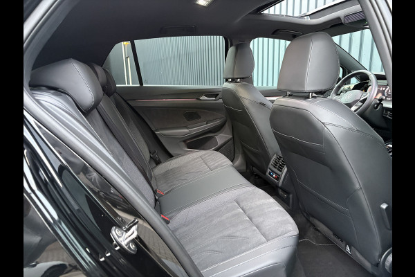 Volkswagen Golf 1.5 eTSI 50 Edition | Panodak | Stoelgeheugen | Head up | Trekhaak Elk. Wegkl. | Harman/ Kardon | Prijs Rijklaar!!