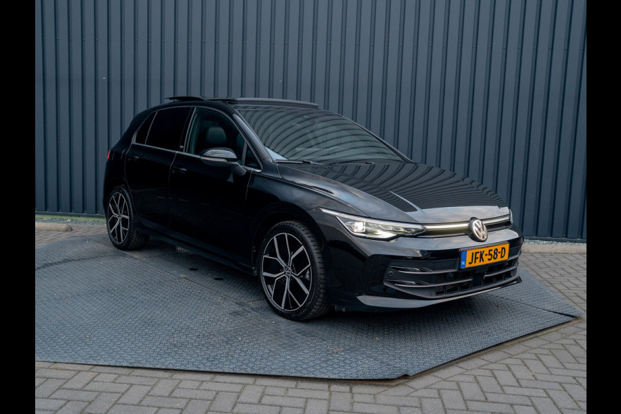 Volkswagen Golf 1.5 eTSI 50 Edition | Panodak | Stoelgeheugen | Head up | Trekhaak Elk. Wegkl. | Harman/ Kardon | Prijs Rijklaar!!