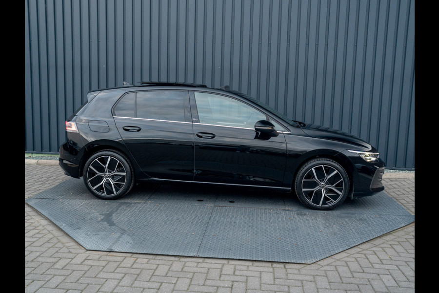 Volkswagen Golf 1.5 eTSI 50 Edition | Panodak | Stoelgeheugen | Head up | Trekhaak Elk. Wegkl. | Harman/ Kardon | Prijs Rijklaar!!