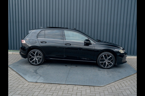 Volkswagen Golf 1.5 eTSI 50 Edition | Panodak | Stoelgeheugen | Head up | Trekhaak Elk. Wegkl. | Harman/ Kardon | Prijs Rijklaar!!