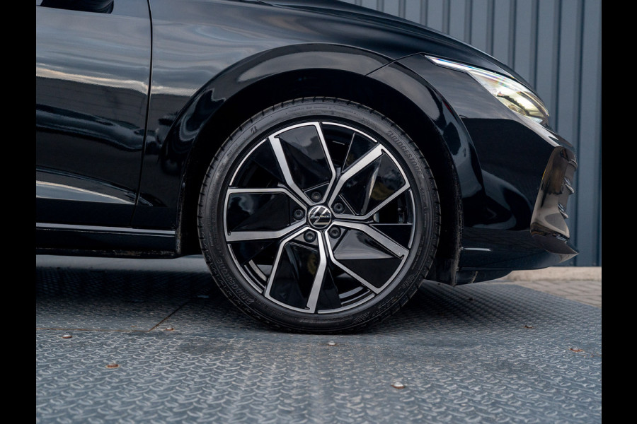 Volkswagen Golf 1.5 eTSI 50 Edition | Panodak | Stoelgeheugen | Head up | Trekhaak Elk. Wegkl. | Harman/ Kardon | Prijs Rijklaar!!