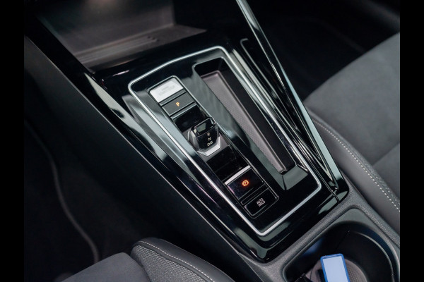 Volkswagen Golf 1.5 eTSI 50 Edition | Panodak | Stoelgeheugen | Head up | Trekhaak Elk. Wegkl. | Harman/ Kardon | Prijs Rijklaar!!