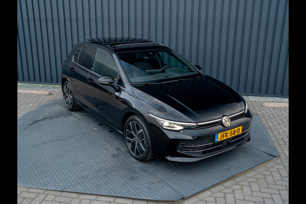 Volkswagen Golf 1.5 eTSI 50 Edition | Panodak | Stoelgeheugen | Head up | Trekhaak Elk. Wegkl. | Harman/ Kardon | Prijs Rijklaar!!