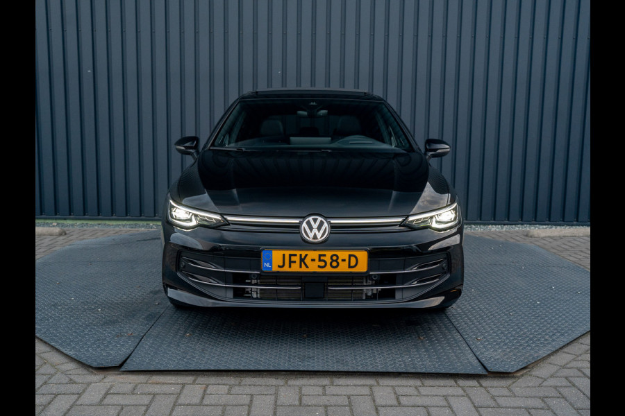 Volkswagen Golf 1.5 eTSI 50 Edition | Panodak | Stoelgeheugen | Head up | Trekhaak Elk. Wegkl. | Harman/ Kardon | Prijs Rijklaar!!
