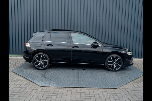 Volkswagen Golf 1.5 eTSI 50 Edition | Panodak | Stoelgeheugen | Head up | Trekhaak Elk. Wegkl. | Harman/ Kardon | Prijs Rijklaar!!