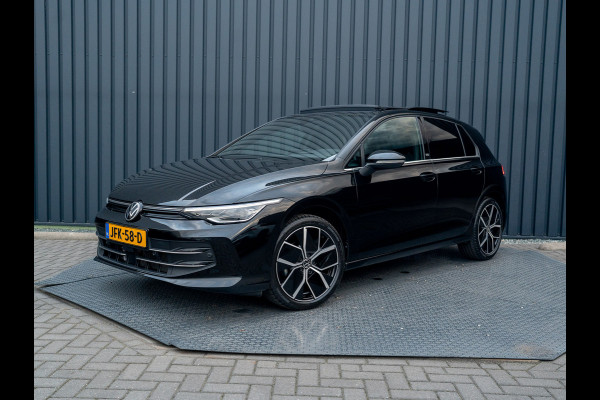 Volkswagen Golf 1.5 eTSI 50 Edition | Panodak | Stoelgeheugen | Head up | Trekhaak Elk. Wegkl. | Harman/ Kardon | Prijs Rijklaar!!