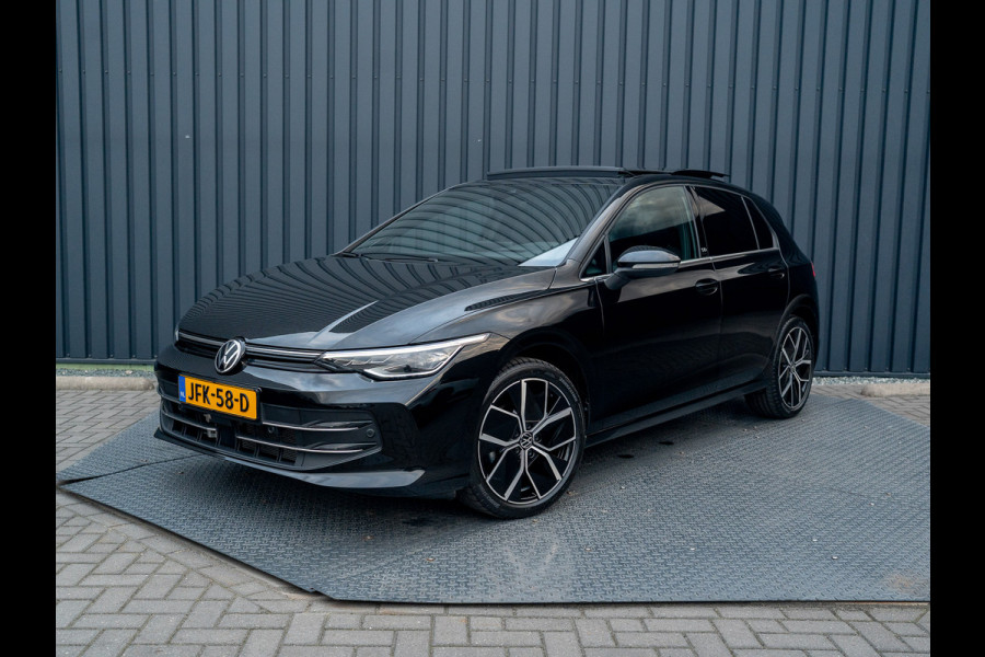 Volkswagen Golf 1.5 eTSI 50 Edition | Panodak | Stoelgeheugen | Head up | Trekhaak Elk. Wegkl. | Harman/ Kardon | Prijs Rijklaar!!