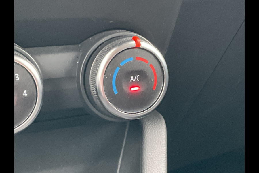 Renault Clio 1.0 TCe 90 Equilibre 1Eig Carplay Cruise DAB 5-Deurs Airco NL-Auto! Renault Clio 1.0 TCe 90 Equilibre 1Eig Carplay Cruise DAB 5-Deurs Airco NL-Auto!