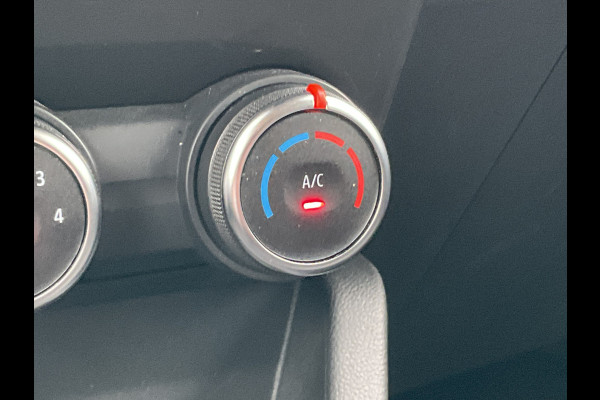 Renault Clio 1.0 TCe 90 Equilibre 1Eig Carplay Cruise DAB 5-Deurs Airco NL-Auto! Renault Clio 1.0 TCe 90 Equilibre 1Eig Carplay Cruise DAB 5-Deurs Airco NL-Auto!