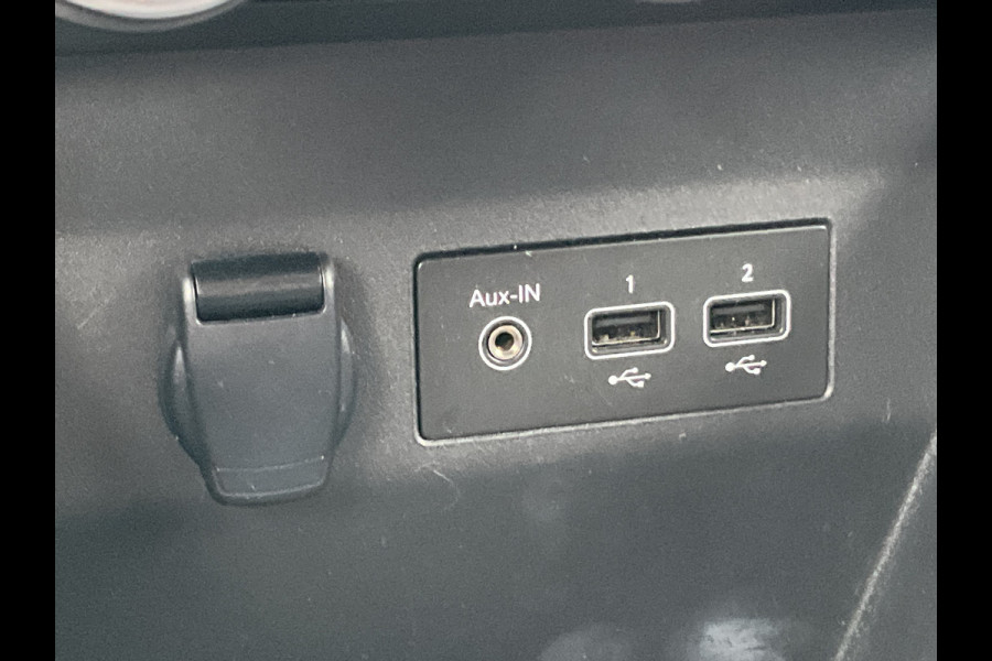 Renault Clio 1.0 TCe 90 Equilibre 1Eig Carplay Cruise DAB 5-Deurs Airco NL-Auto! Renault Clio 1.0 TCe 90 Equilibre 1Eig Carplay Cruise DAB 5-Deurs Airco NL-Auto!