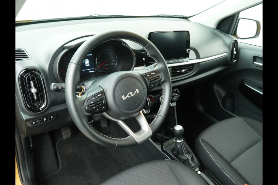 Kia Picanto 1.0 DPi DynamicLine - Cruise Control - Apple/Android Carplay - DAB - Lichtmetalen Velgen 14" - Airco - Fabrieksgarantie Tot 2031 Kia Picanto 1.0 DPi DynamicLine - Cruise Control - Apple/Android Carplay - DAB - Lichtmetalen Velgen 14" - Airco - Fabrieksgarantie Tot 2031