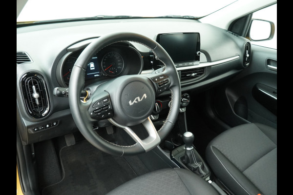 Kia Picanto 1.0 DPi DynamicLine - Cruise Control - Apple/Android Carplay - DAB - Lichtmetalen Velgen 14" - Airco - Fabrieksgarantie Tot 2031 Kia Picanto 1.0 DPi DynamicLine - Cruise Control - Apple/Android Carplay - DAB - Lichtmetalen Velgen 14" - Airco - Fabrieksgarantie Tot 2031
