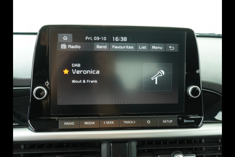 Kia Picanto 1.0 DPi DynamicLine - Cruise Control - Apple/Android Carplay - DAB - Lichtmetalen Velgen 14" - Airco - Fabrieksgarantie Tot 2031 Kia Picanto 1.0 DPi DynamicLine - Cruise Control - Apple/Android Carplay - DAB - Lichtmetalen Velgen 14" - Airco - Fabrieksgarantie Tot 2031