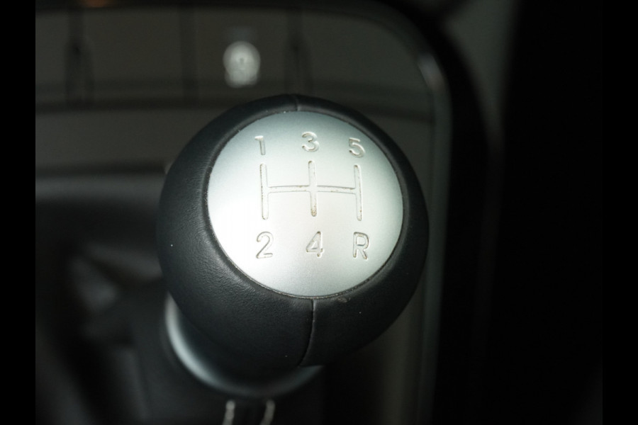 Kia Picanto 1.0 DPi DynamicLine - Cruise Control - Apple/Android Carplay - DAB - Lichtmetalen Velgen 14" - Airco - Fabrieksgarantie Tot 2031 Kia Picanto 1.0 DPi DynamicLine - Cruise Control - Apple/Android Carplay - DAB - Lichtmetalen Velgen 14" - Airco - Fabrieksgarantie Tot 2031