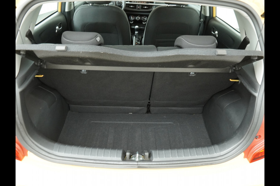 Kia Picanto 1.0 DPi DynamicLine - Cruise Control - Apple/Android Carplay - DAB - Lichtmetalen Velgen 14" - Airco - Fabrieksgarantie Tot 2031 Kia Picanto 1.0 DPi DynamicLine - Cruise Control - Apple/Android Carplay - DAB - Lichtmetalen Velgen 14" - Airco - Fabrieksgarantie Tot 2031