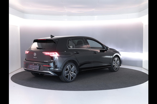 Volkswagen Golf 1.5 eHybrid Style Edition 204PK PHEV | Navigatie | Matrix koplampen | 18"LM velgen | Head up Display | Volkswagen Golf 1.5 eHybrid Style Edition 204PK PHEV | Navigatie | Matrix koplampen | 18"LM velgen | Head up Display |