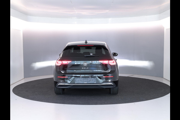 Volkswagen Golf 1.5 eHybrid Style Edition 204PK PHEV | Navigatie | Matrix koplampen | 18"LM velgen | Head up Display | Volkswagen Golf 1.5 eHybrid Style Edition 204PK PHEV | Navigatie | Matrix koplampen | 18"LM velgen | Head up Display |