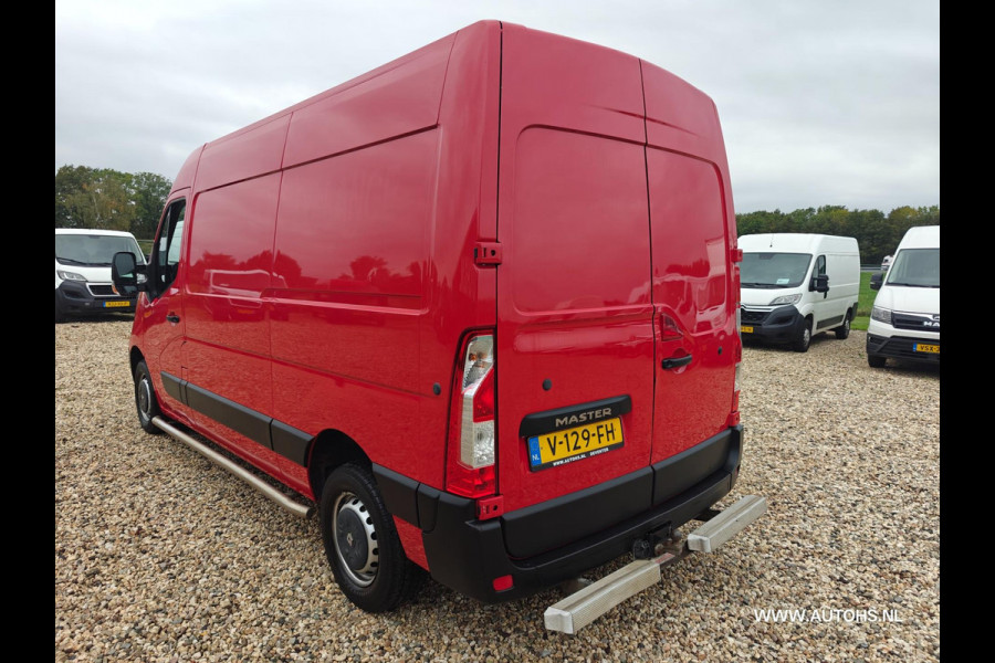Renault Master T35 2.3 dCi L2H2 , Euro 6 , 130 PK , lage km , nette bus
