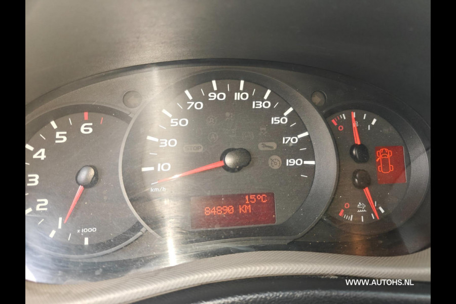 Renault Master T35 2.3 dCi L2H2 , Euro 6 , 130 PK , lage km , nette bus