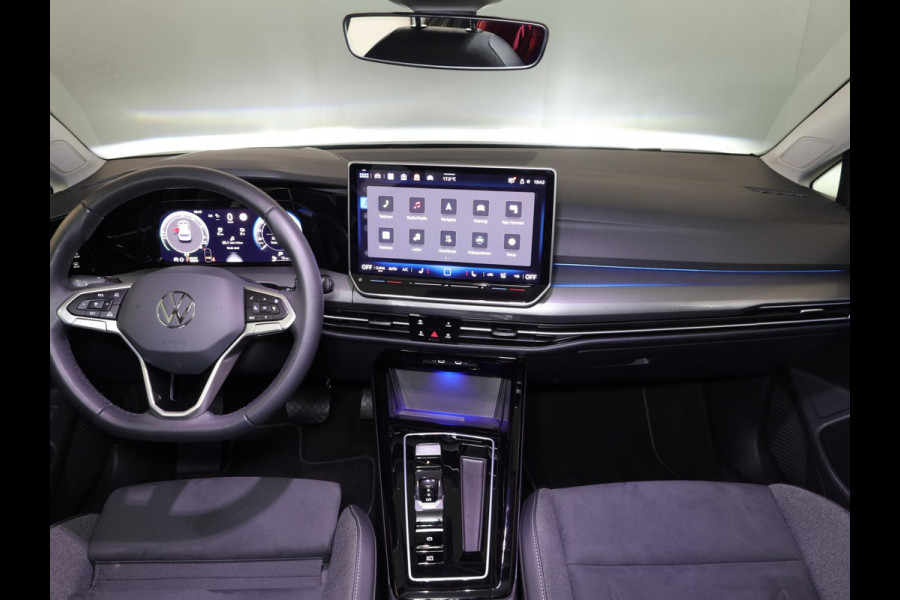 Volkswagen Golf 1.5 eHybrid Style Edition 204PK PHEV | Navigatie | Matrix koplampen | 18"LM velgen | Head up Display | Volkswagen Golf 1.5 eHybrid Style Edition 204PK PHEV | Navigatie | Matrix koplampen | 18"LM velgen | Head up Display |