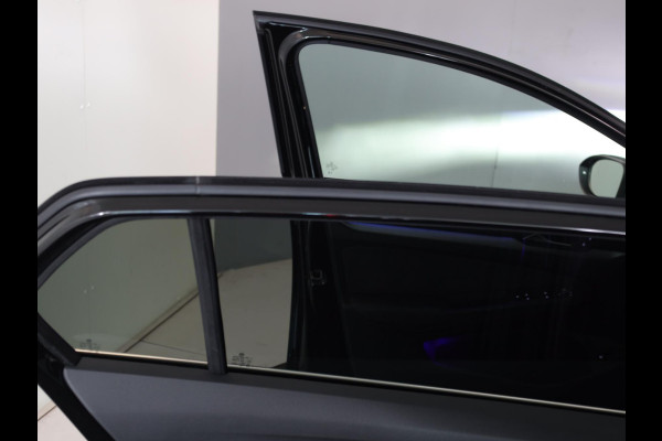 Volkswagen Golf 1.5 eHybrid Style Edition 204PK PHEV | Navigatie | Matrix koplampen | 18"LM velgen | Head up Display | Volkswagen Golf 1.5 eHybrid Style Edition 204PK PHEV | Navigatie | Matrix koplampen | 18"LM velgen | Head up Display |