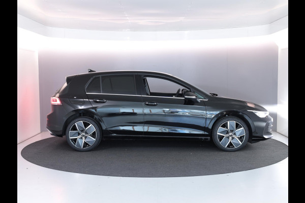 Volkswagen Golf 1.5 eHybrid Style Edition 204PK PHEV | Navigatie | Matrix koplampen | 18"LM velgen | Head up Display | Volkswagen Golf 1.5 eHybrid Style Edition 204PK PHEV | Navigatie | Matrix koplampen | 18"LM velgen | Head up Display |