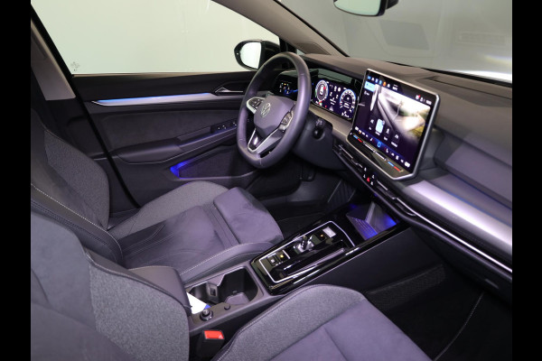 Volkswagen Golf 1.5 eHybrid Style Edition 204PK PHEV | Navigatie | Matrix koplampen | 18"LM velgen | Head up Display | Volkswagen Golf 1.5 eHybrid Style Edition 204PK PHEV | Navigatie | Matrix koplampen | 18"LM velgen | Head up Display |
