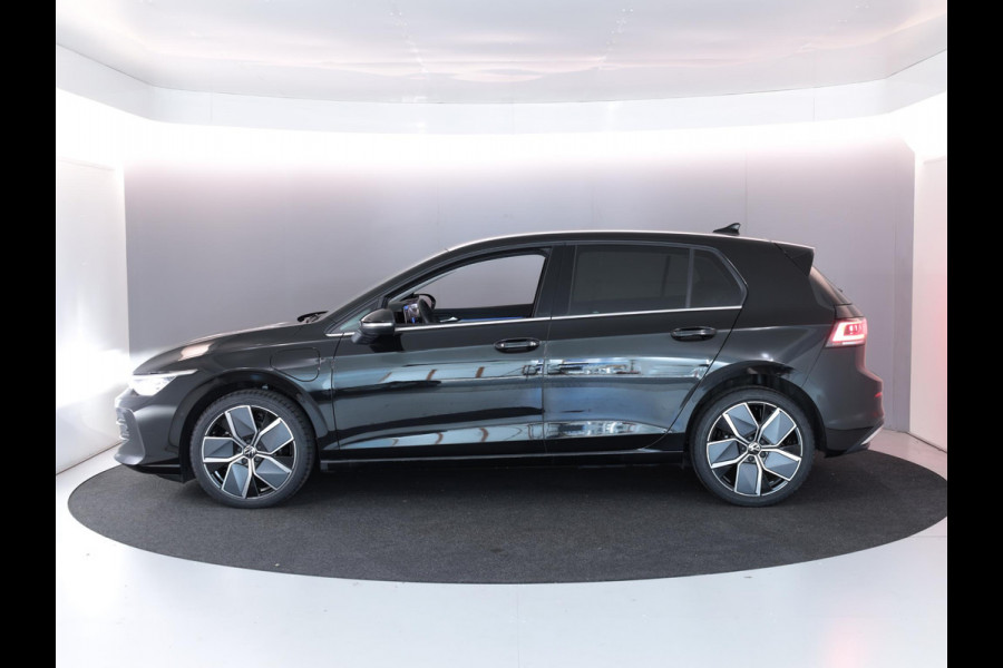 Volkswagen Golf 1.5 eHybrid Style Edition 204PK PHEV | Navigatie | Matrix koplampen | 18"LM velgen | Head up Display | Volkswagen Golf 1.5 eHybrid Style Edition 204PK PHEV | Navigatie | Matrix koplampen | 18"LM velgen | Head up Display |